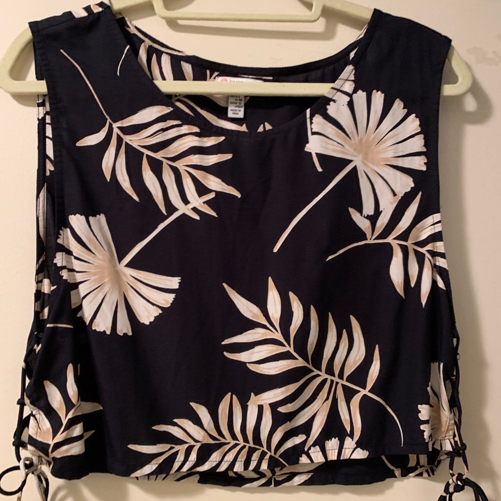 Sistarevolution Crop Palm Top